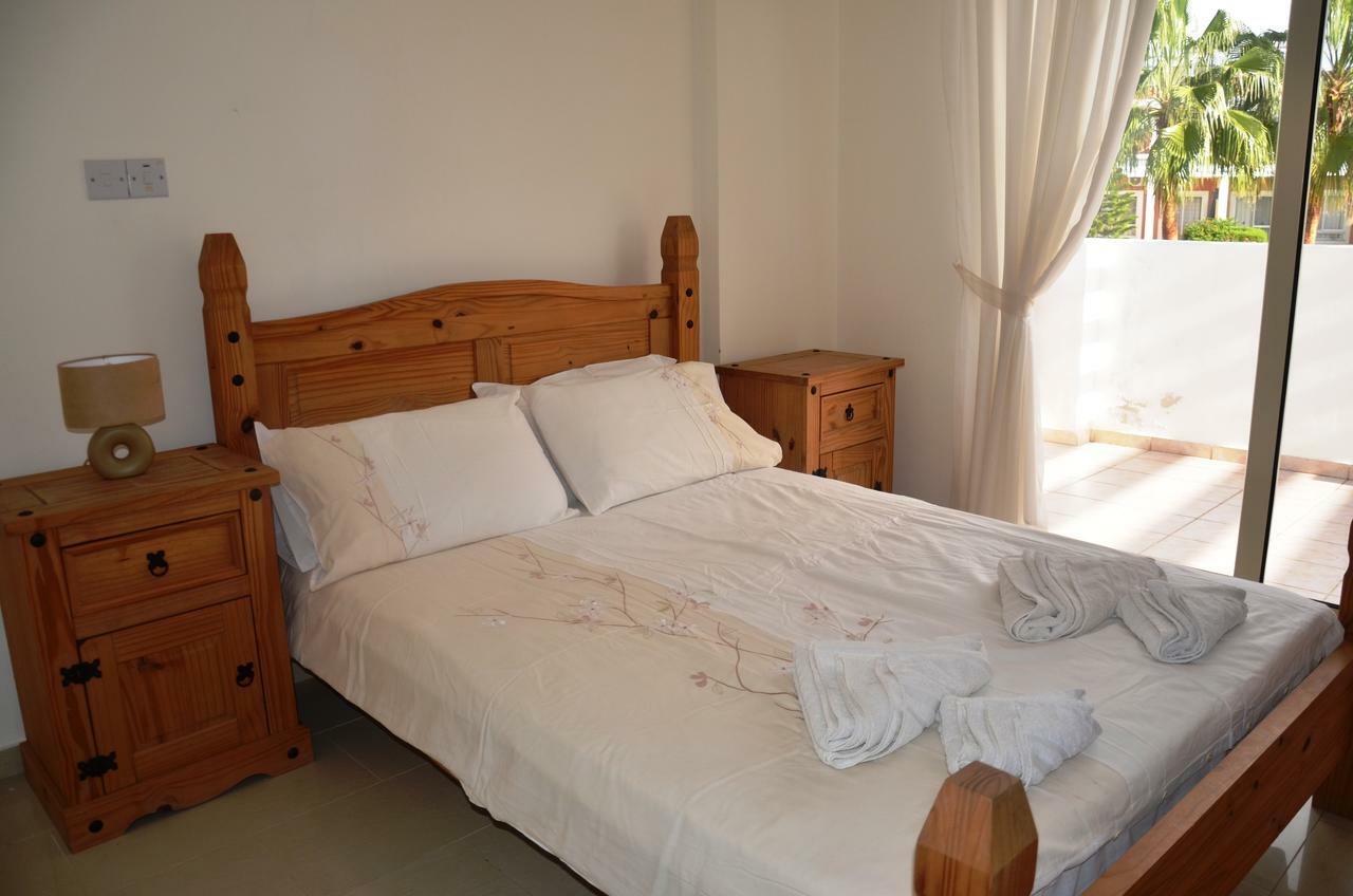 Top Floor, 2 Bedroom Apartment Vanessa D204, Free Wifi, Village View Peyia Zimmer foto