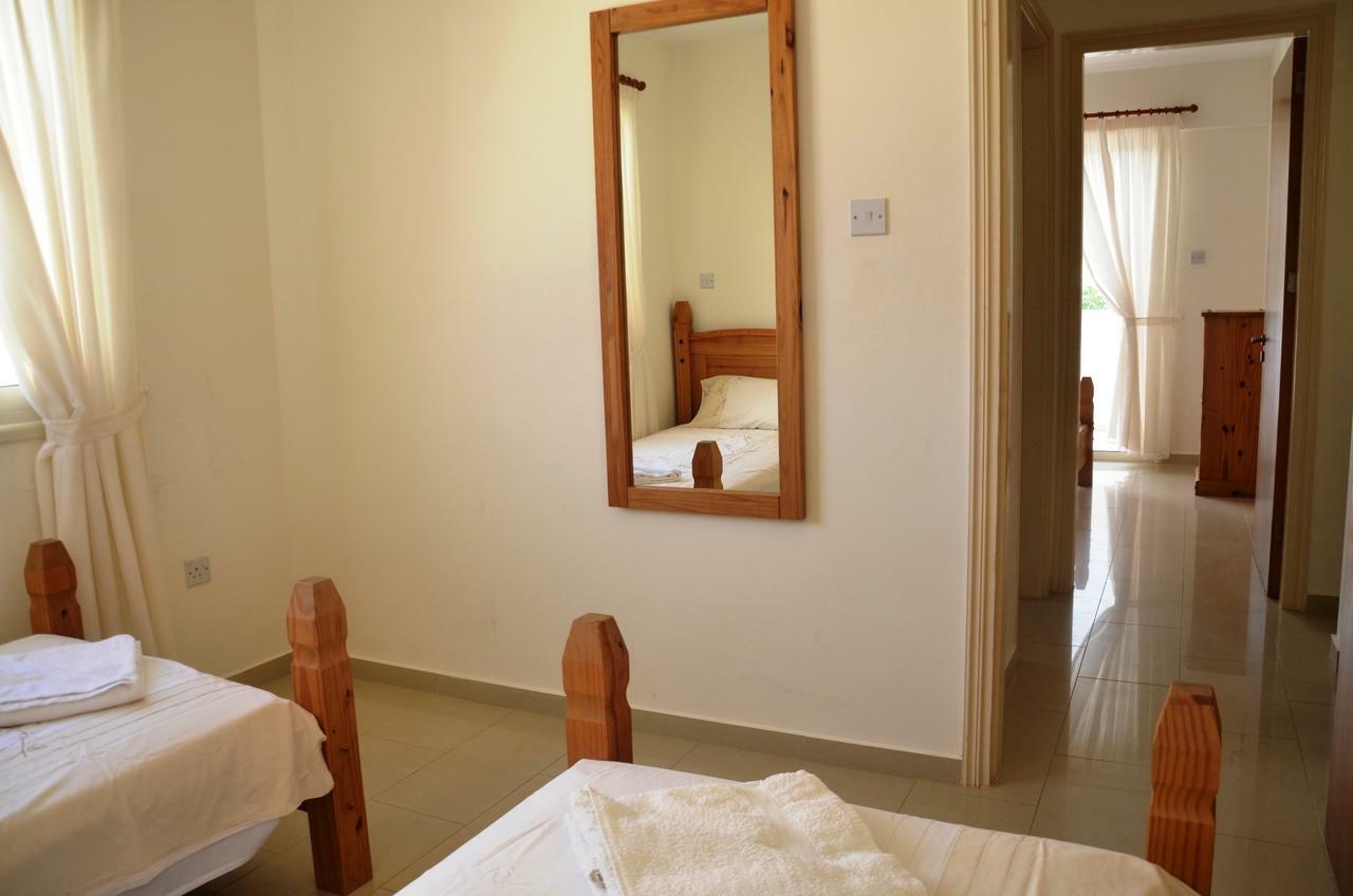 Top Floor, 2 Bedroom Apartment Vanessa D204, Free Wifi, Village View Peyia Zimmer foto
