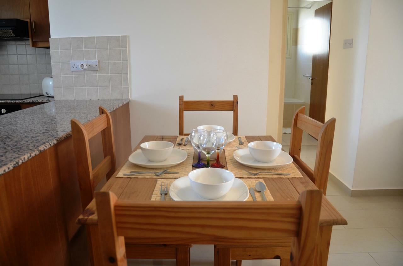 Top Floor, 2 Bedroom Apartment Vanessa D204, Free Wifi, Village View Peyia Zimmer foto