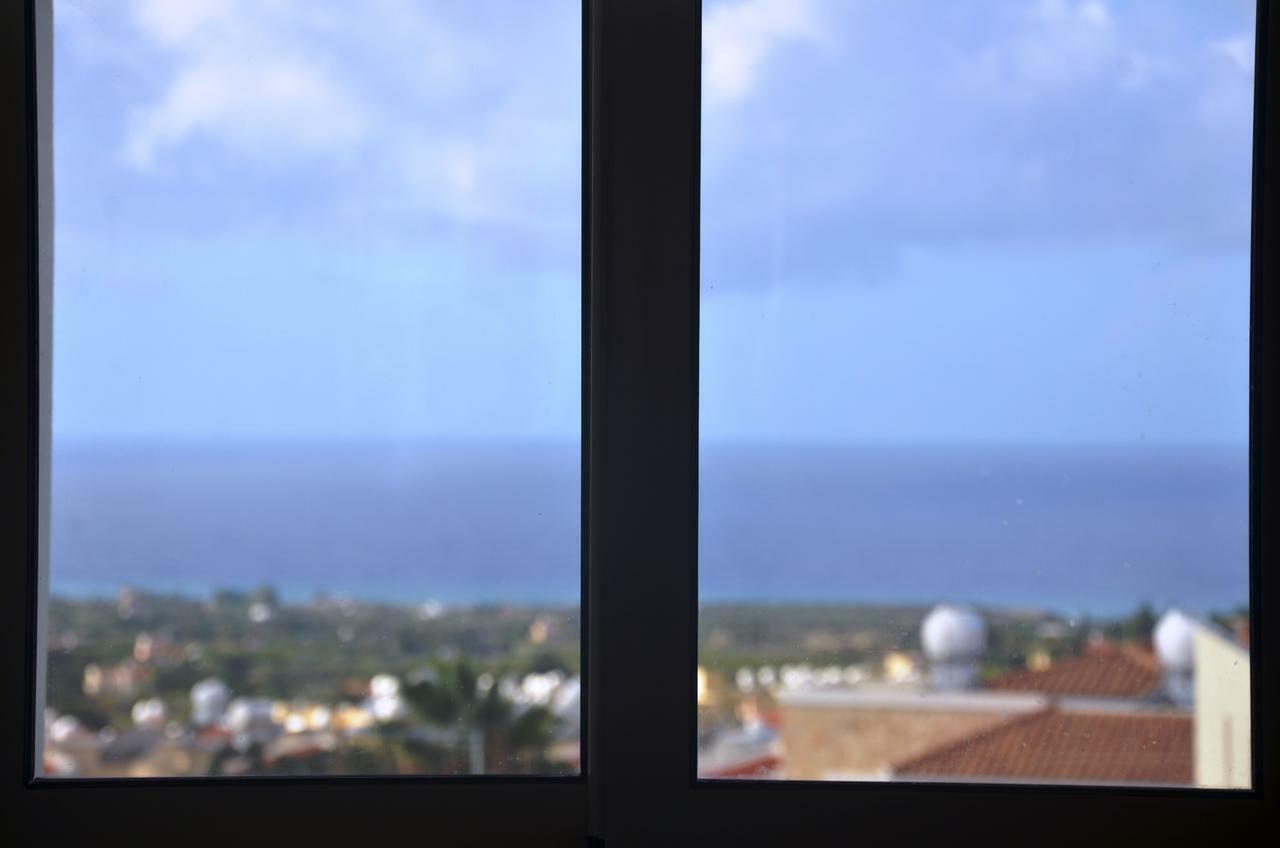 Top Floor, 2 Bedroom Apartment Vanessa D204, Free Wifi, Village View Peyia Zimmer foto